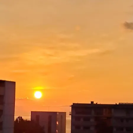 Апартаменты Sunset Boulevard Мамая